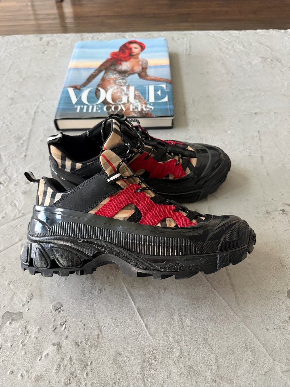 Burberry Black/ Red Sneakers with Check Accents size 40 or 7US - Picture 6 of 7